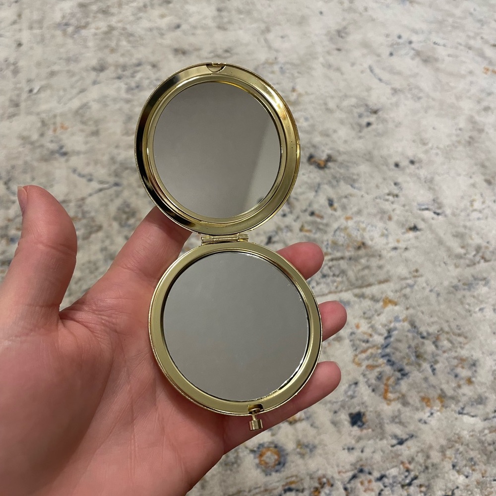 Compact mirror - Picture 3 of 3
